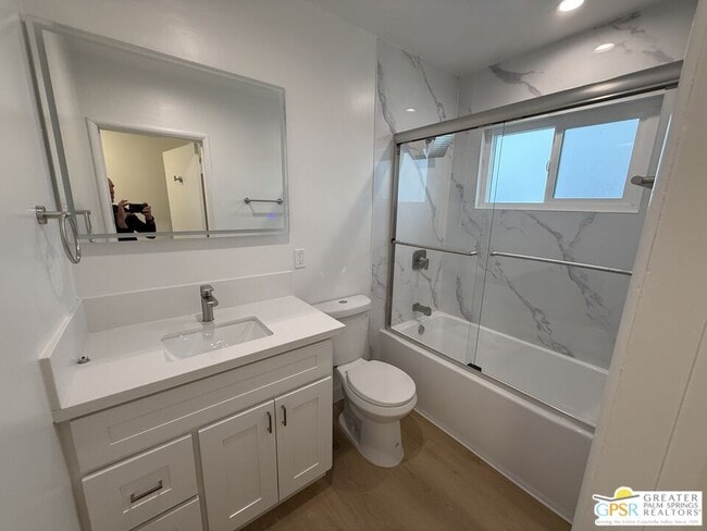 Building Photo - 1057 S Genesee Ave