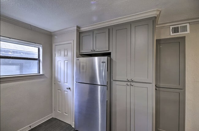 Building Photo - 2211 Blodgett