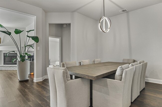 Building Photo - 424 Molly Ln