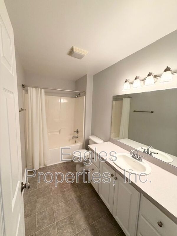 Building Photo - 200 Myrna Dr