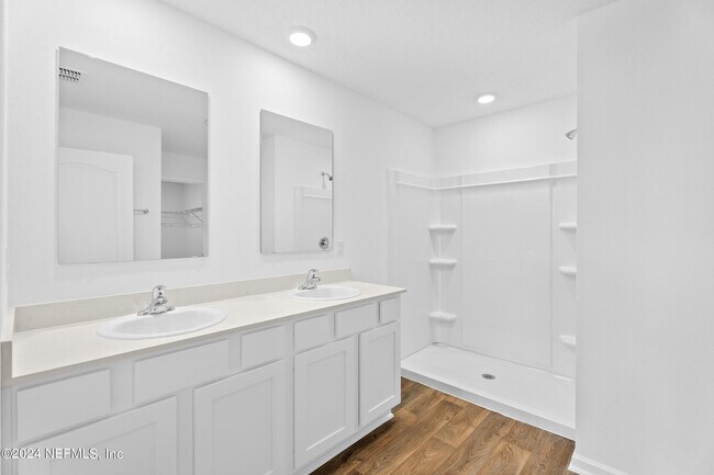 Building Photo - 197 Ardila Cir