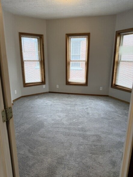 Building Photo - 125 E Whittier St