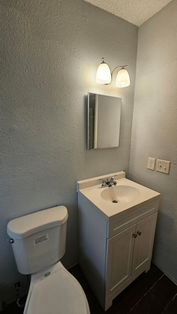 Building Photo - 3912 Robert C Weaver Dr