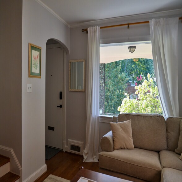 Building Photo - 6131 1st Pl NE