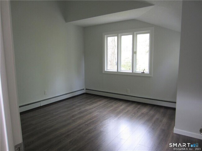 Building Photo - 8 Staunton Ct