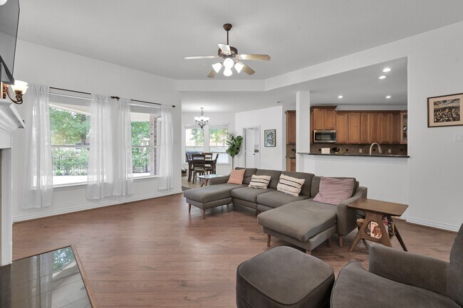 Building Photo - 4770 Jackson Square Dr