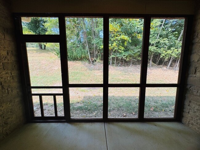 Building Photo - FOR LEASE - NEW BUILD TOWNHOME LOCATED IN ...