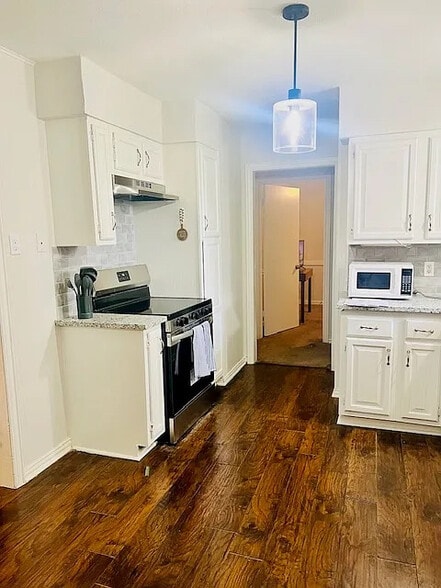 Building Photo - Room in House on E Mona Ave