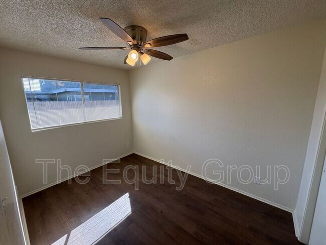 Building Photo - 1331 S Crowe St