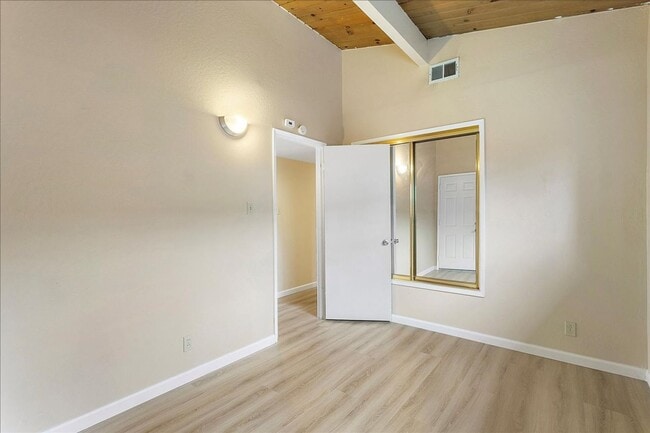 Building Photo - 1154 Otis Dr