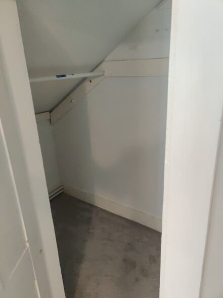 Building Photo - 37 Whitehall Rd