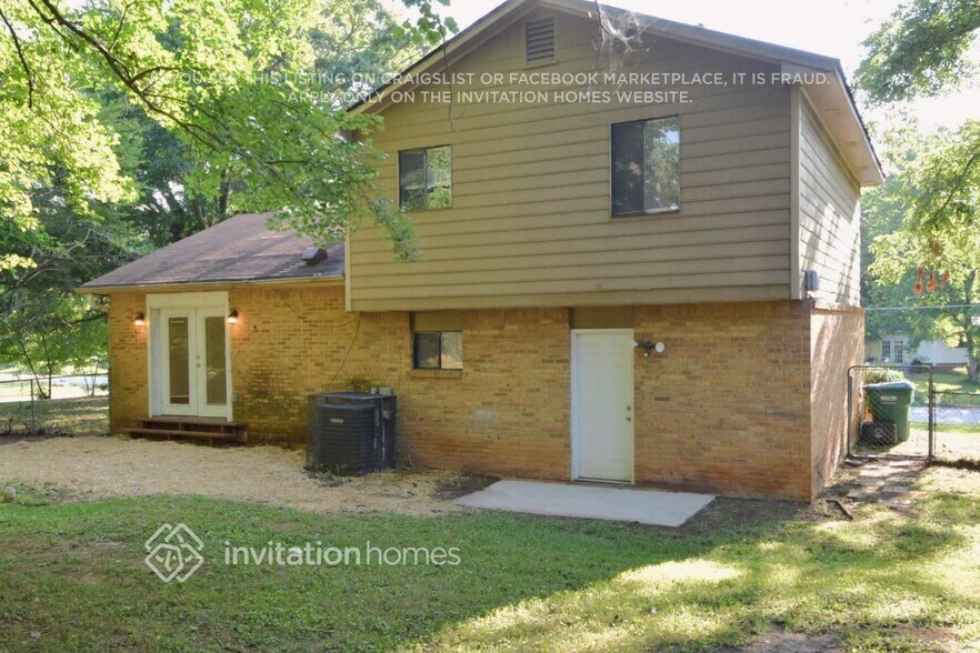 Building Photo - 3405 Estes Park Dr SW