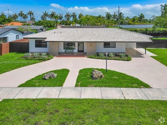 Building Photo - 9140 SW 45th Ter