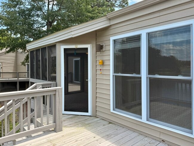 Building Photo - 7162 Windward Dr