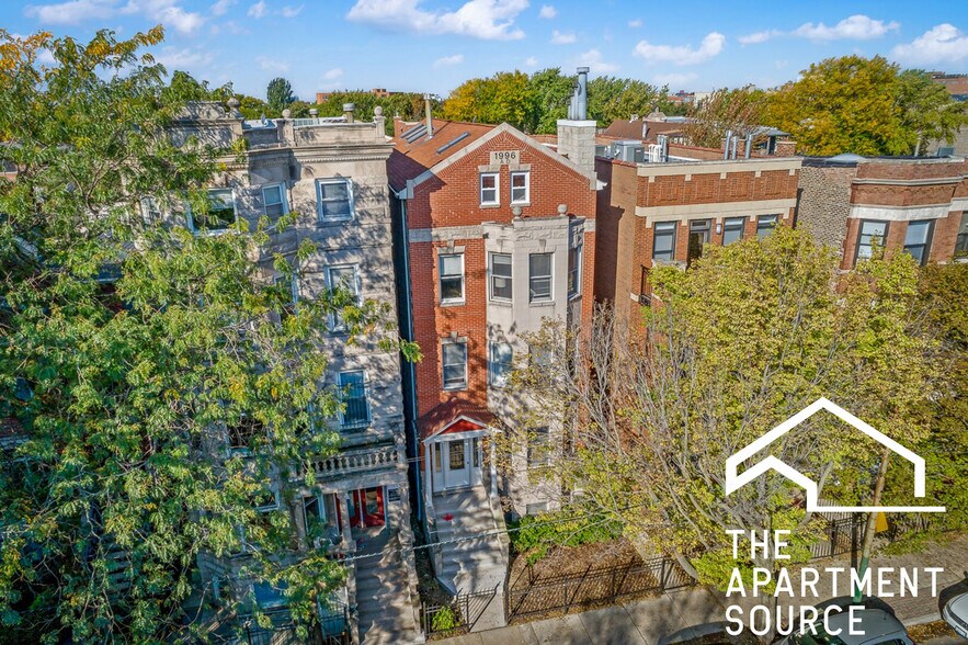 Building Photo - 2320 N Southport Ave