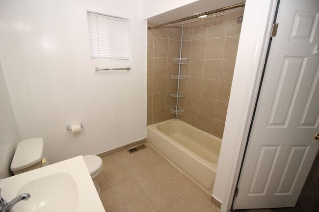 Building Photo - 5847 Weddel St
