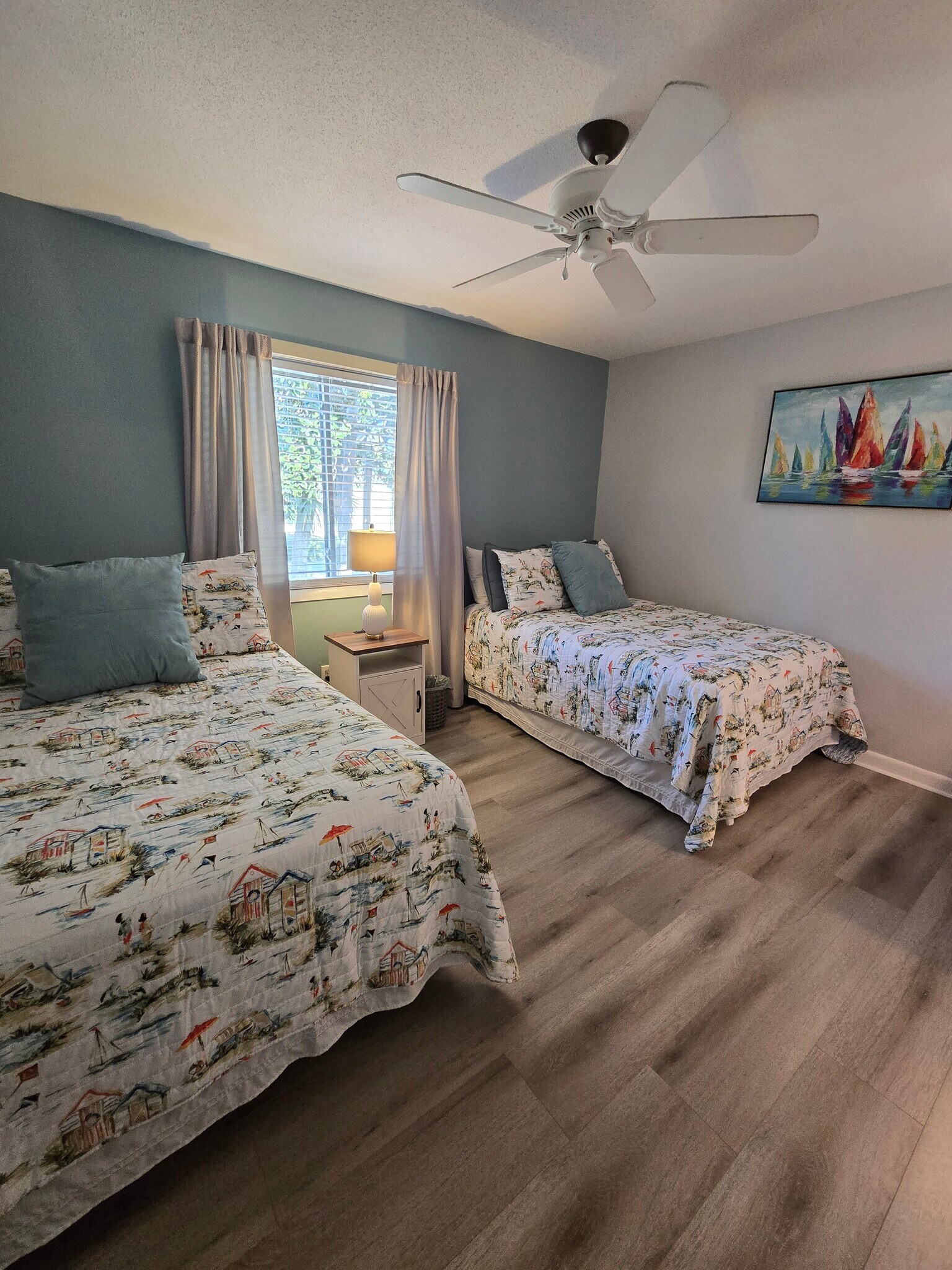 Building Photo - 32 S Forest Beach Dr
