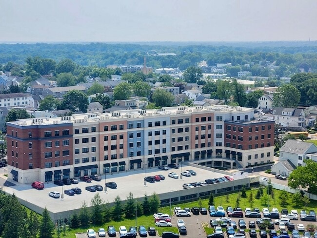 Building Photo - 215 Stillwater Ave