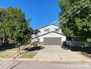 Building Photo - 930 Panorama Dr