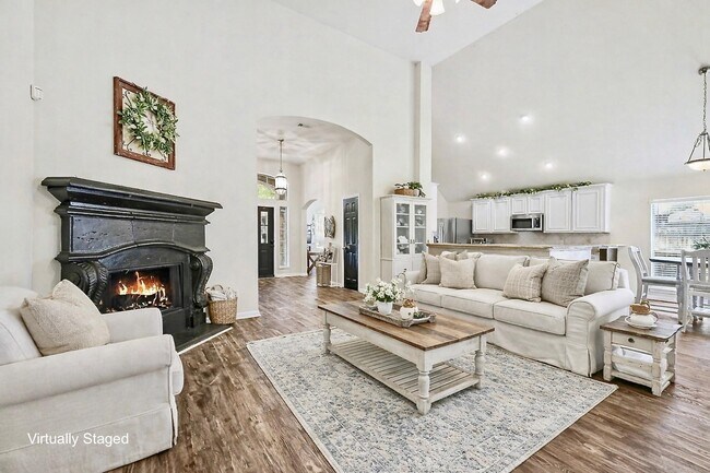 Building Photo - 7418 Lakesage Ln