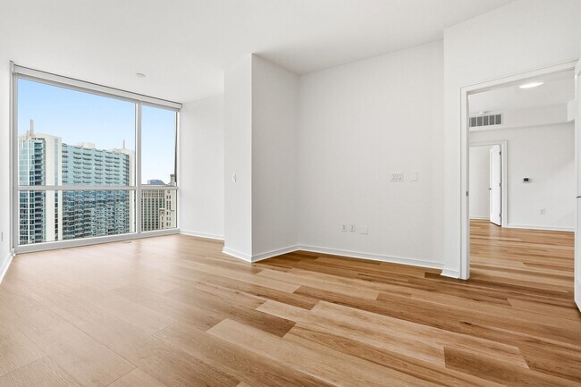 Building Photo - 10 Terminus Luxury 2 Bedroom Condo in Heart of Buckhead