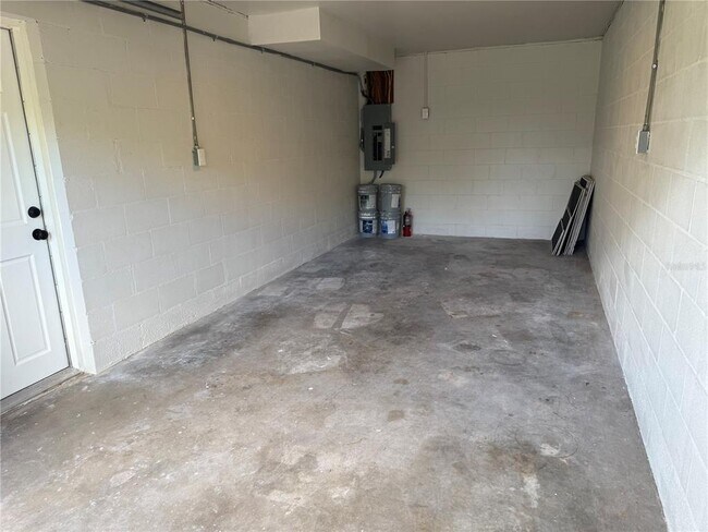 Building Photo - 3135 Alta Vista St