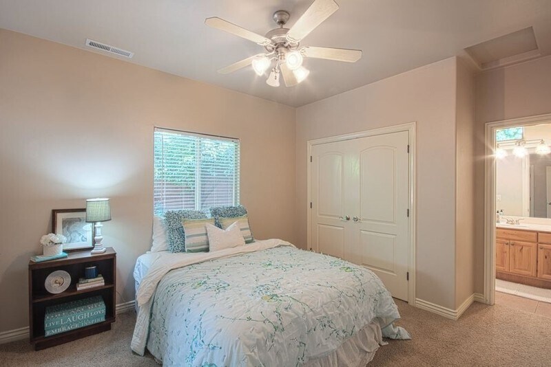 Building Photo - 674 Bear Claw Dr