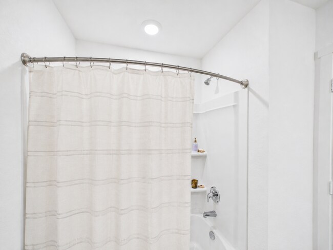 Building Photo - 127 Aidan Trl