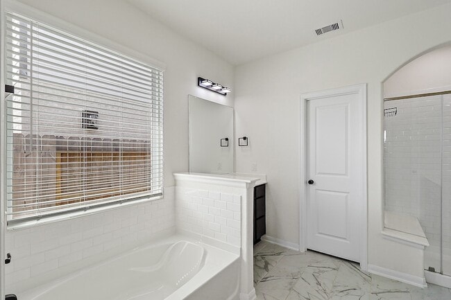Building Photo - 14411 Black Cherry Hls St