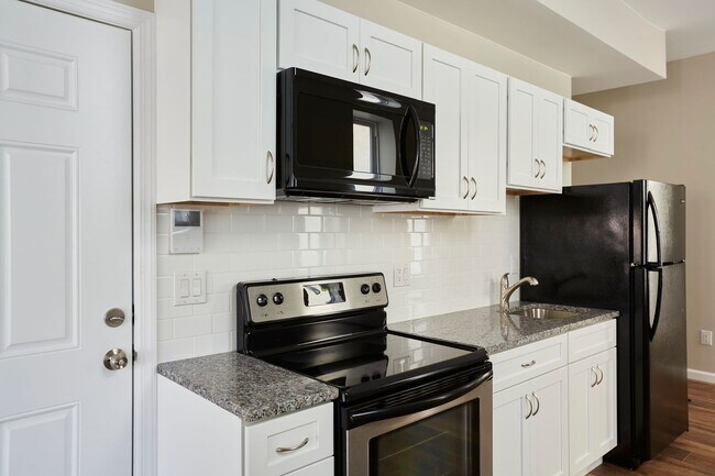 Primary Photo - 5514 Woodland Ave