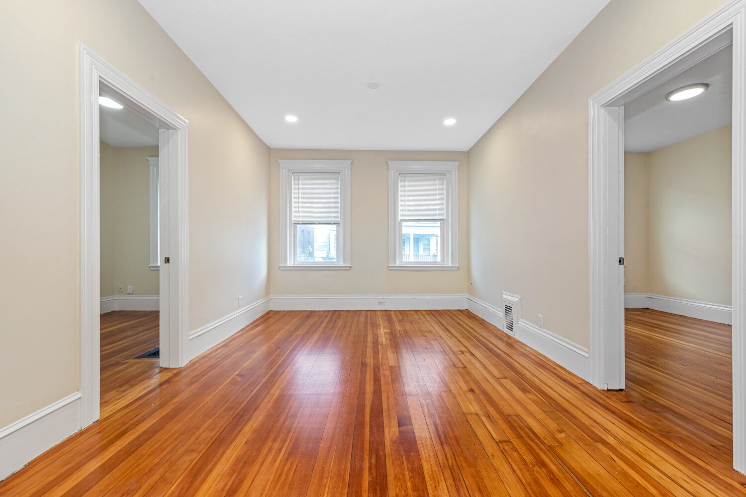 Building Photo - 36 Brackett St