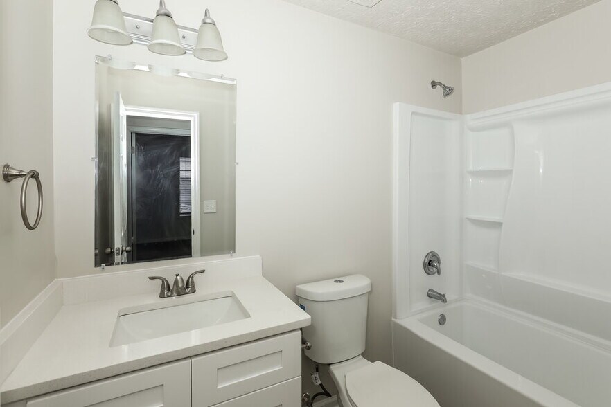 Building Photo - 93 Gleneagles Way