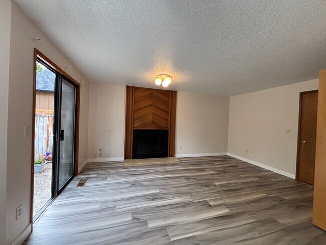 Building Photo - 7050 SW 174th Ave