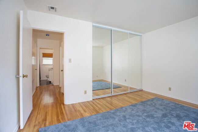 Building Photo - 3616 Kalsman Dr