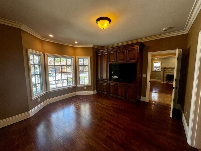 Building Photo - 1046 Byerley Ave