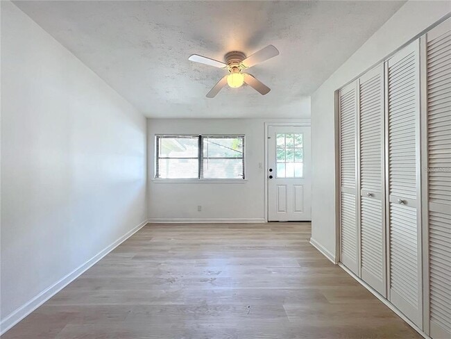 Building Photo - 213 James Dr