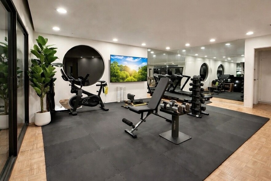 Building Photo - 7774 Via Capri