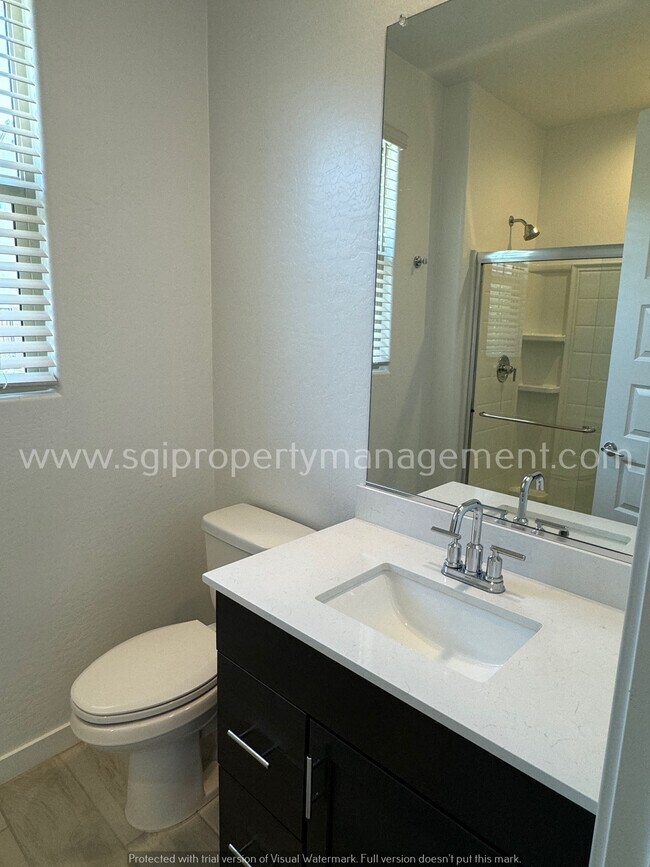 Building Photo - 644 S Heron Ln