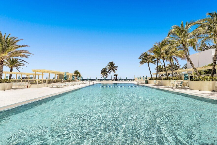 Building Photo - 2501 S Ocean Dr