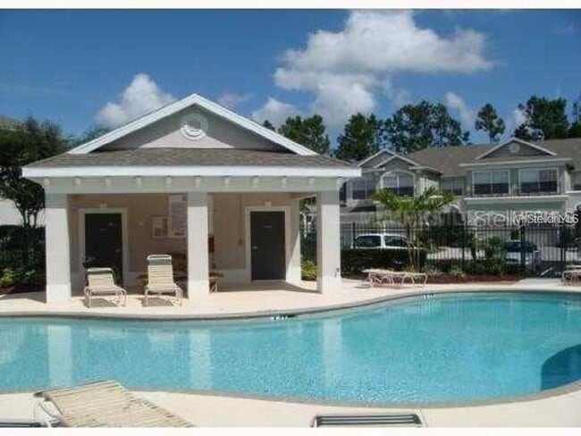 Building Photo - 2052 Park Crescent Dr