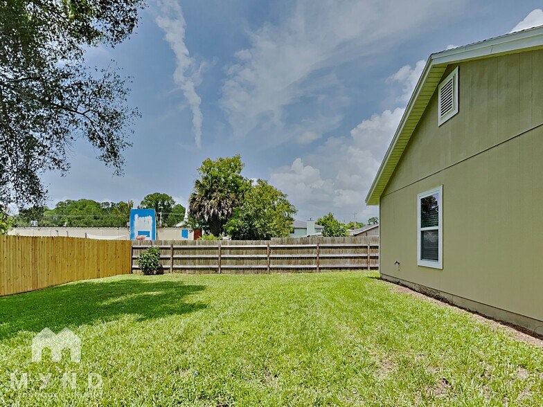Building Photo - 3776 Freeman Rd