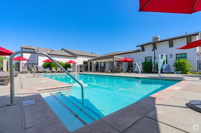Pool - The Strand