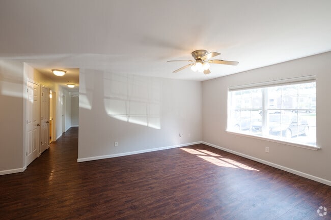 2BR, 2BA with Den - 1093SF - Greenbush Terrace