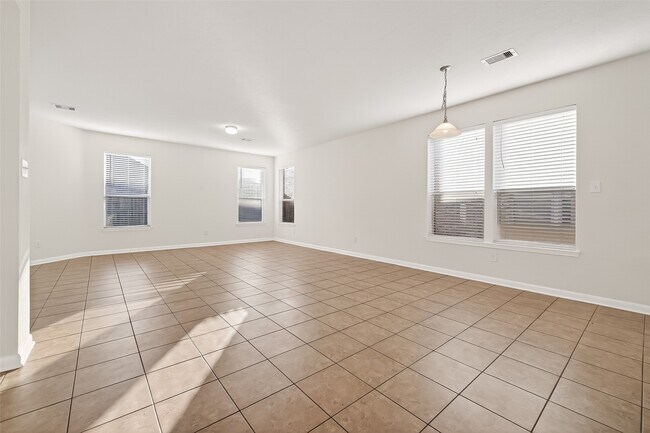 Building Photo - 21015 Blackstone Villa Ln