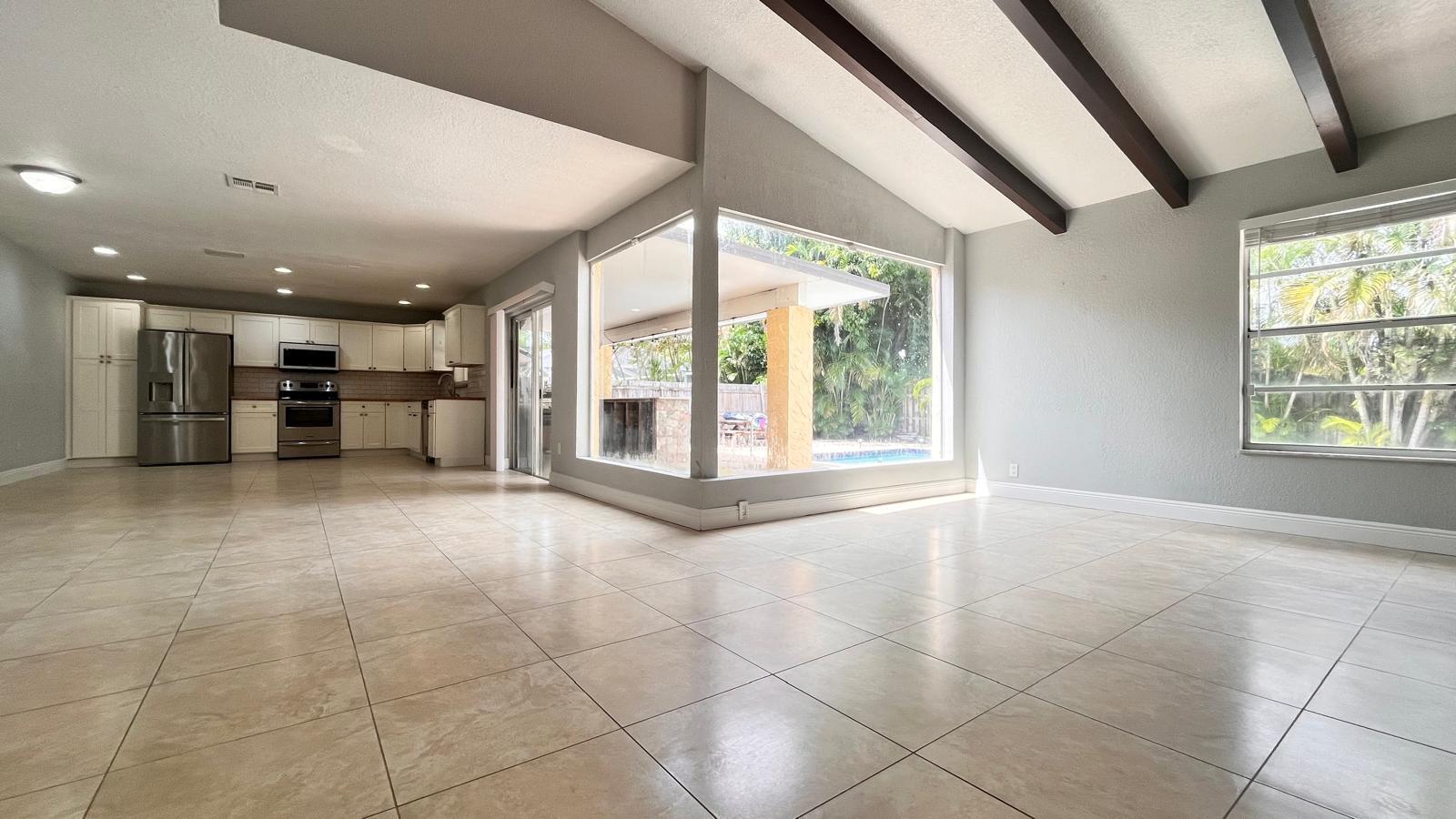 Building Photo - 11535 Sanderling Dr