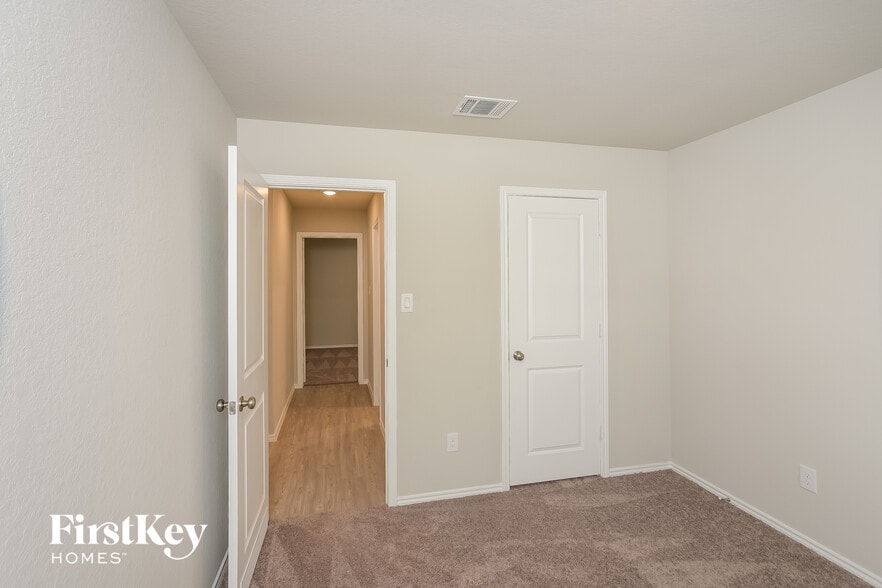 Building Photo - 1814 Morse Way