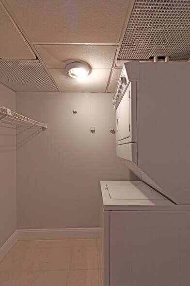 Building Photo - 1805 Beacon St