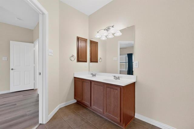 Building Photo - 2008 Jasmine Valley Drive