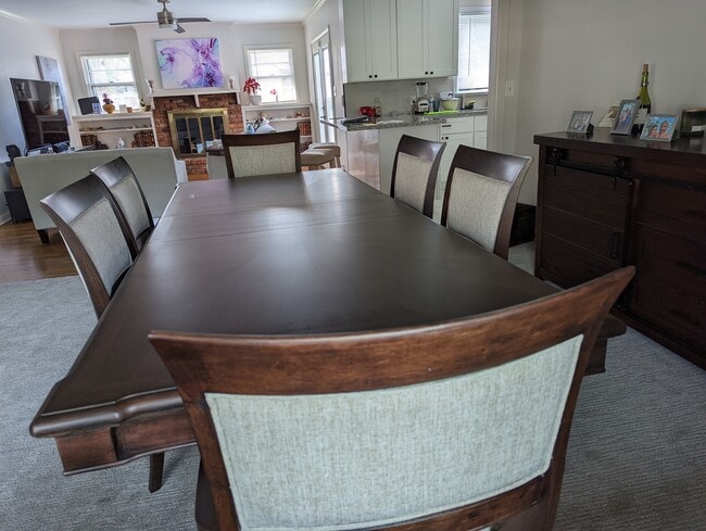 Building Photo - 5230 S Columbia Ave