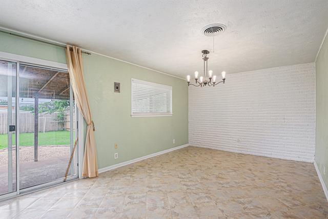 Building Photo - 5924 Walraven Cir
